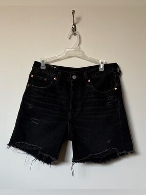 Levi’s • 501 • Mid Thigh • 28
